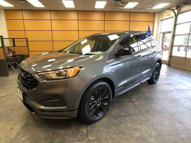 Photo of 2022 Carbonized Gray Metallic Ford Edge