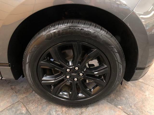 Photo of 2022 Carbonized Gray Metallic Ford Edge