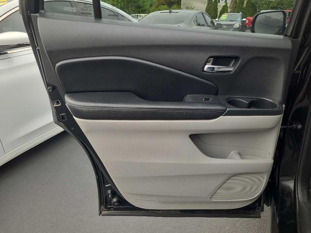 Photo of 2017 BLACK Honda Pilot