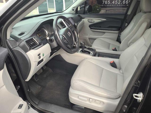 Photo of 2017 BLACK Honda Pilot