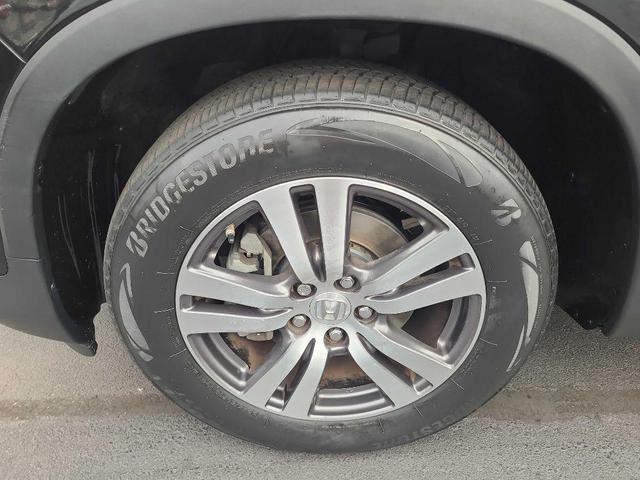 Photo of 2017 BLACK Honda Pilot