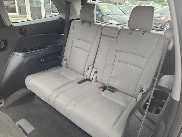 Photo of 2017 BLACK Honda Pilot