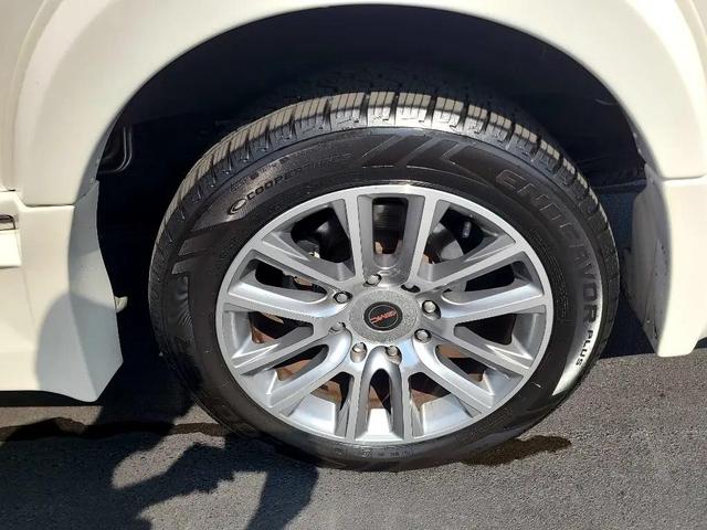 Photo of 2019 Summit White GMC Savana 2500