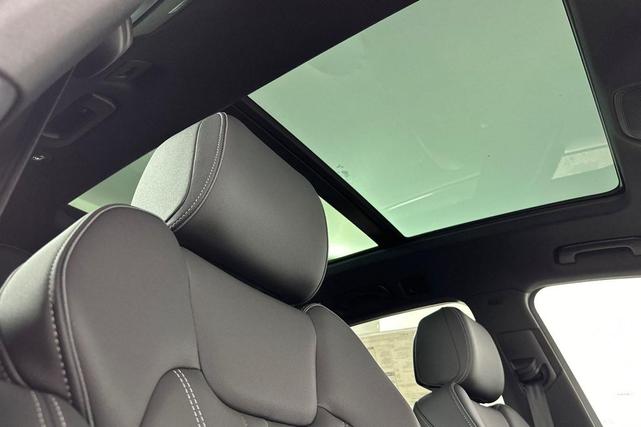 Photo of 2025 Daytona Gray Pearl Effect Audi Q5