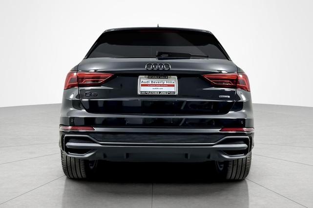 Photo of 2025 Mythos Black Metallic Audi Q3