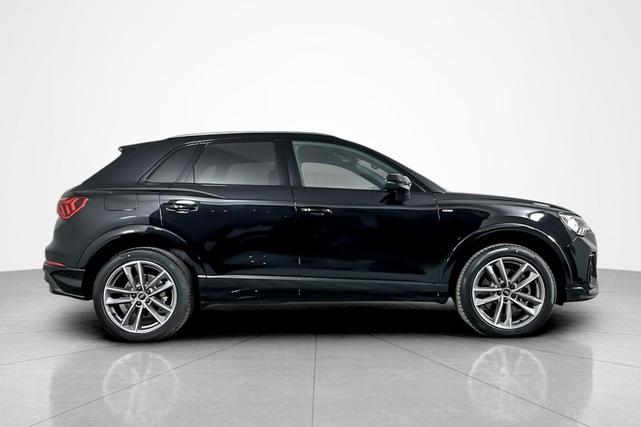 Photo of 2025 Mythos Black Metallic Audi Q3