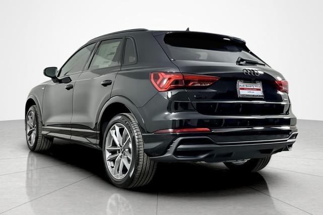 Photo of 2025 Mythos Black Metallic Audi Q3