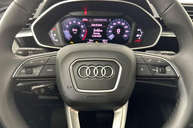 Photo of 2025 Mythos Black Metallic Audi Q3