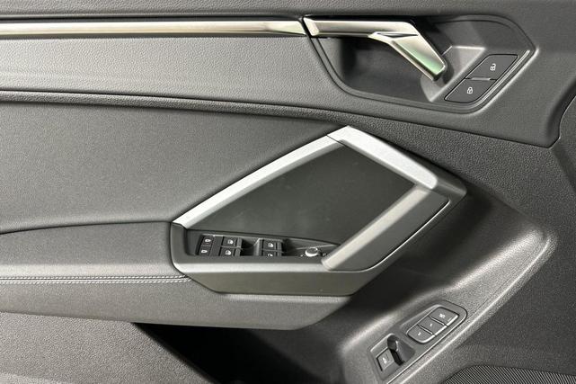 Photo of 2025 Mythos Black Metallic Audi Q3