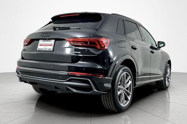 Photo of 2025 Mythos Black Metallic Audi Q3