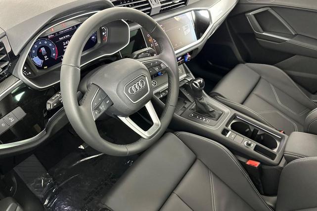 Photo of 2025 Mythos Black Metallic Audi Q3