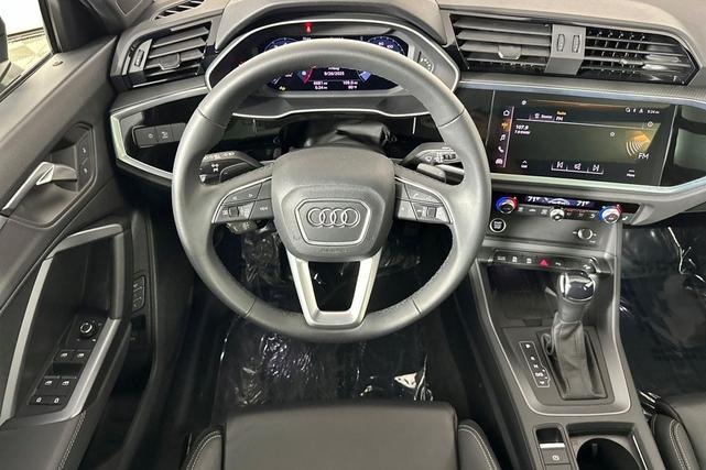 Photo of 2025 Mythos Black Metallic Audi Q3