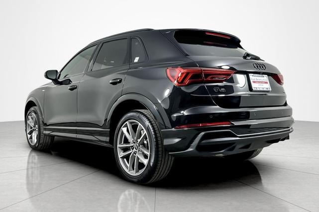 Photo of 2025 Mythos Black Metallic Audi Q3