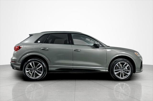 Photo of 2024 Chronos Gray Metallic Audi Q3