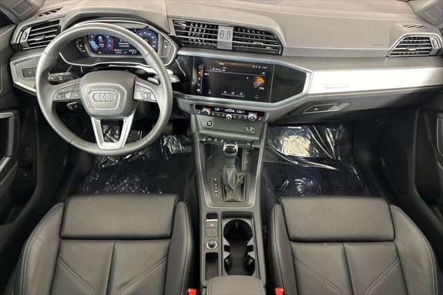 Photo of 2024 Chronos Gray Metallic Audi Q3