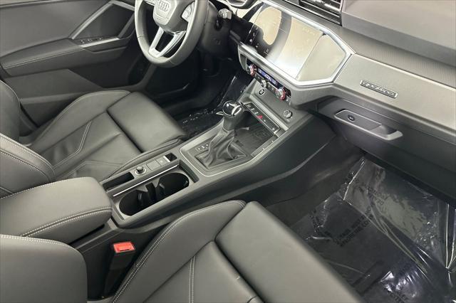 Photo of 2024 Chronos Gray Metallic Audi Q3