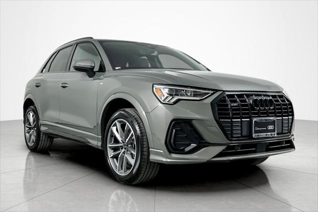 Photo of 2024 Chronos Gray Metallic Audi Q3
