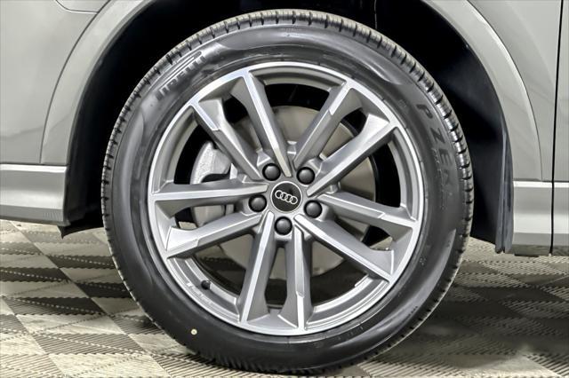 Photo of 2024 Chronos Gray Metallic Audi Q3