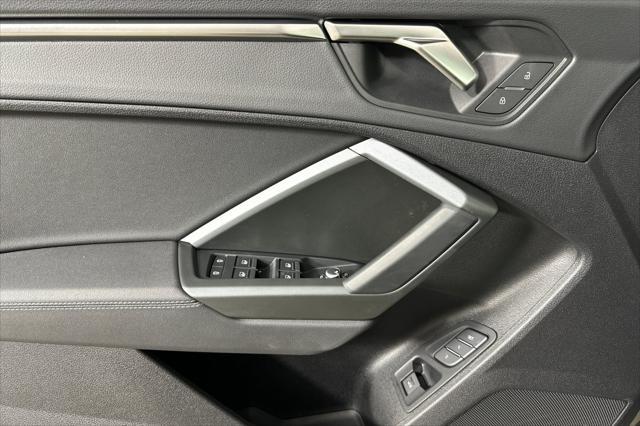 Photo of 2024 Chronos Gray Metallic Audi Q3