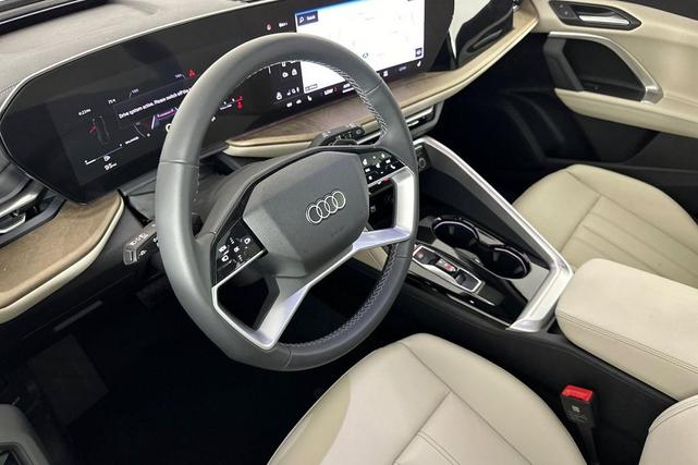 Photo of 2025 Glacier White Metallic Audi Q5