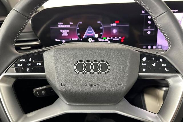 Photo of 2025 Glacier White Metallic Audi Q5