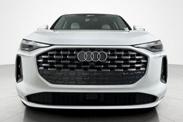 Photo of 2025 Glacier White Metallic Audi Q5