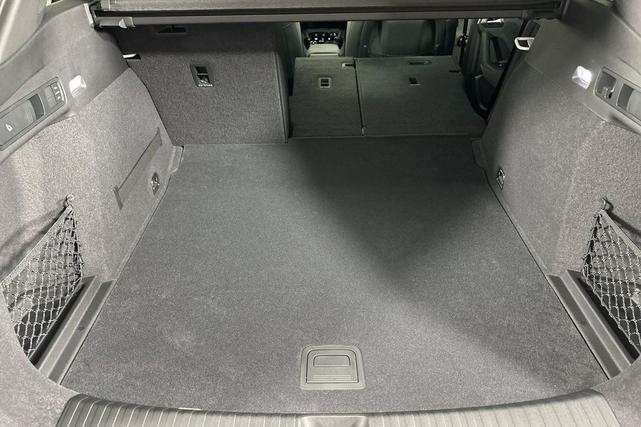 Photo of 2025 Glacier White Metallic Audi SQ6 e-tron
