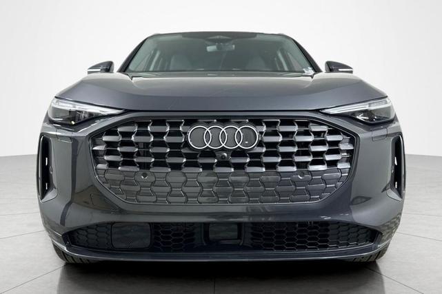 Photo of 2025 Tambora Gray Metallic Audi Q5