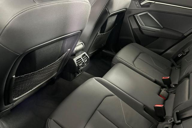 Photo of 2025 Glacier White Metallic Audi Q3