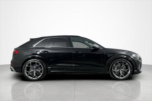 Photo of 2025 Mythos Black Metallic Audi RS Q8