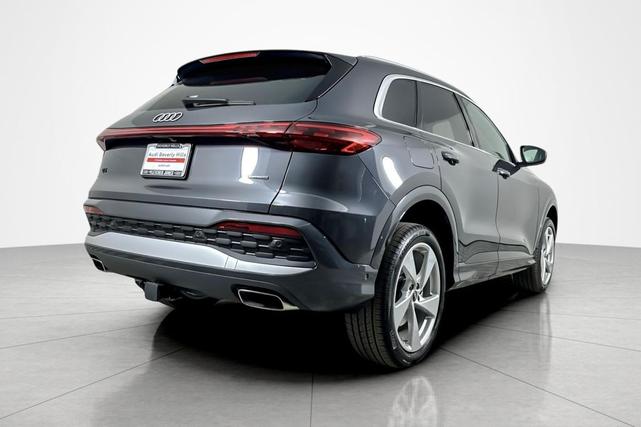 Photo of 2025 Tambora Gray Metallic Audi Q5