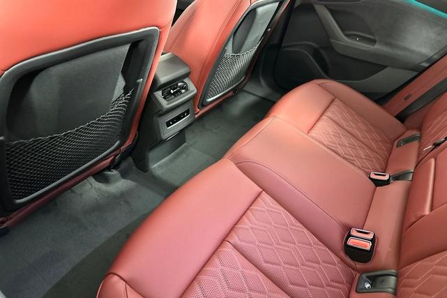 Photo of 2025 Daytona Gray Pearl Effect Audi S6 e-tron