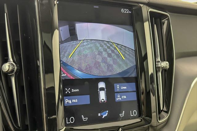 Photo of 2020 BLUE Volvo XC60