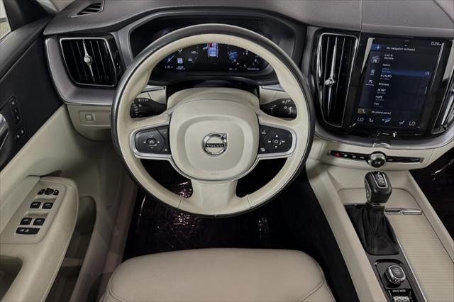 Photo of 2020 BLUE Volvo XC60