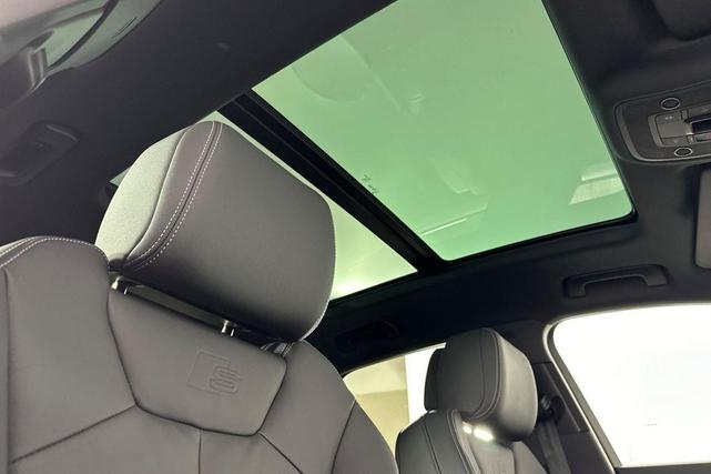 Photo of 2025 Mythos Black Metallic Audi Q3