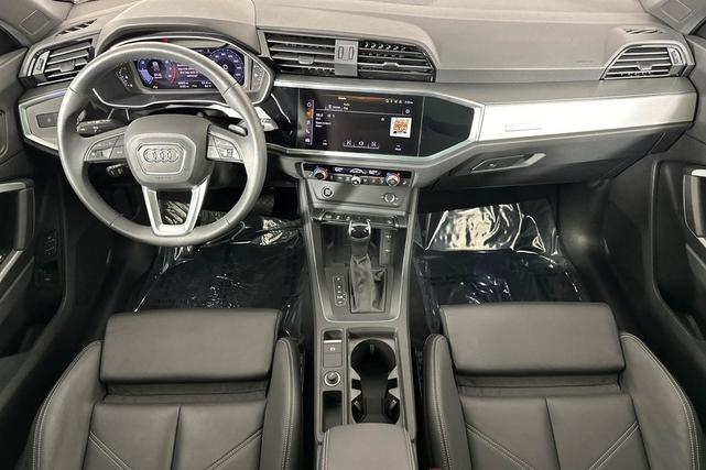 Photo of 2025 Mythos Black Metallic Audi Q3