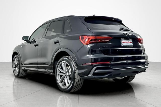 Photo of 2025 Mythos Black Metallic Audi Q3