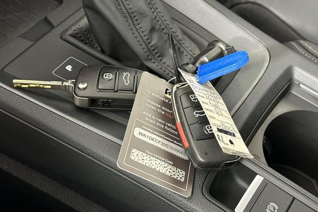 Photo of 2025 Mythos Black Metallic Audi Q3