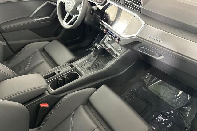 Photo of 2025 Mythos Black Metallic Audi Q3