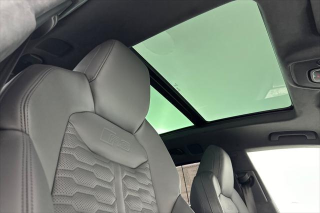 Photo of 2025 Daytona Gray Pearl Effect Audi RS Q8