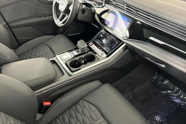 Photo of 2025 Daytona Gray Pearl Effect Audi RS Q8