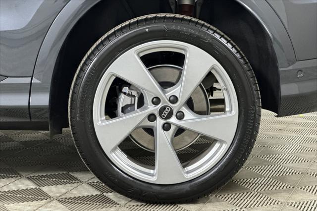 Photo of 2025 Tambora Gray Metallic Audi Q5
