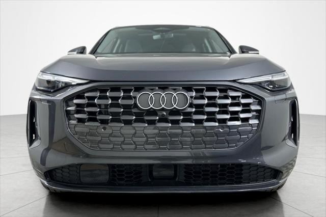 Photo of 2025 Tambora Gray Metallic Audi Q5