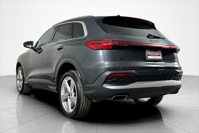 Photo of 2025 Tambora Gray Metallic Audi Q5