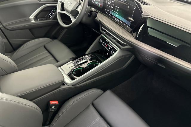 Photo of 2025 Tambora Gray Metallic Audi Q5