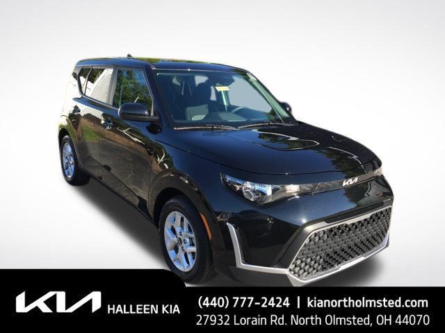 Photo of 2023 Fusion Black Kia Soul