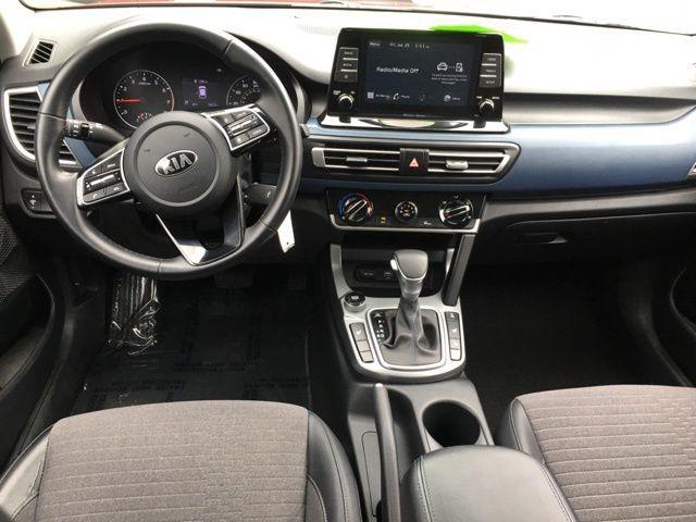 Photo of 2021 Mars Orange Kia Seltos