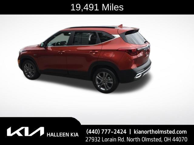 Photo of 2021 Mars Orange Kia Seltos