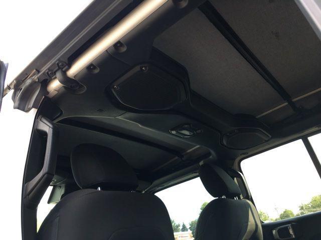 Photo of 2021 Bright White Clearcoat Jeep Wrangler