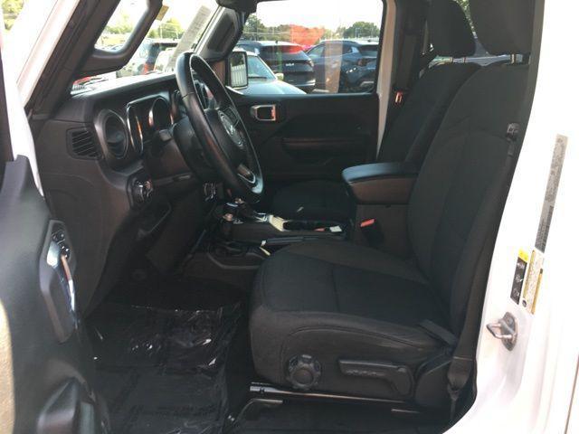Photo of 2021 Bright White Clearcoat Jeep Wrangler